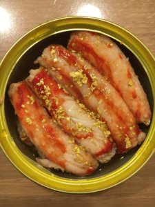 缶つま極 たらばがに一番脚肉水煮 金箔入 豪華すぎる